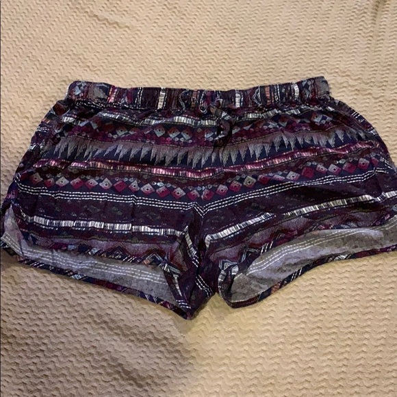 Aeropostale funky pattern shorts - Picture 1 of 3